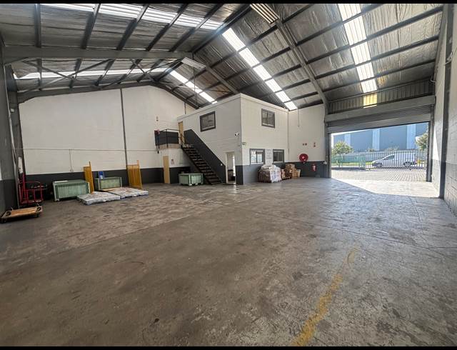 545M² WAREHOUSE TO LET IN BLACKHEATH INDUSTRIAL