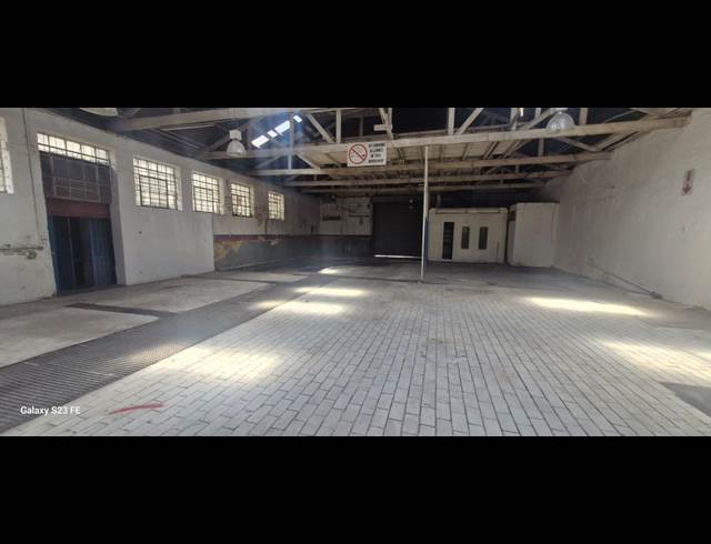 600M² WAREHOUSE TO LET IN CITY WEST