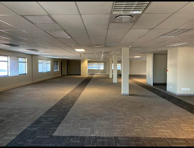 3,336M² OFFICE TO LET IN JET PARK