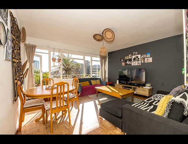 2.5 BEDROOM APARTMENT TO LET IN GREEN POINT
