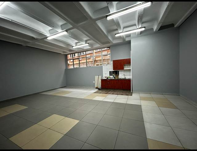 2,082M² WAREHOUSE TO LET IN WYNBERG