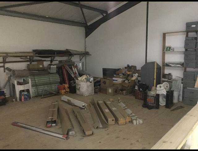 202M² WAREHOUSE RENTED IN AIRPORT INDUSTRIA