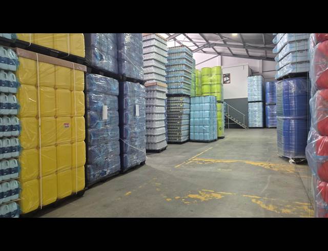 2,330M² WAREHOUSE TO LET IN RETREAT