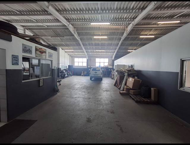 275M² WAREHOUSE TO LET IN WOODBROOK