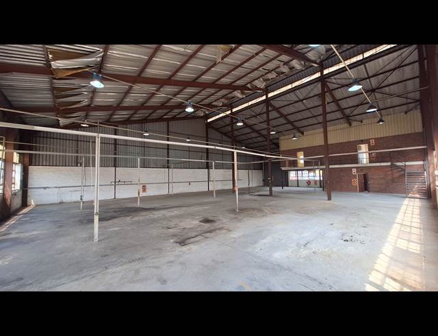 710M² WAREHOUSE TO LET IN ROBERTVILLE