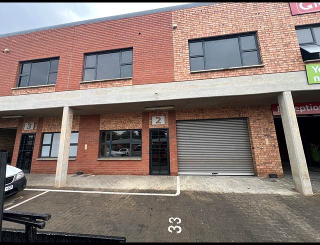 281M² WAREHOUSE TO LET IN HENNOPSPARK INDUSTRIAL