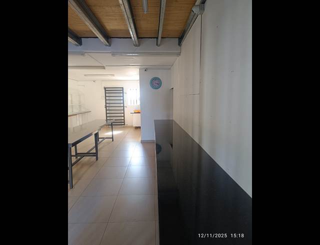 96M² BUSINESS CENTRE TO LET IN BALLITO DISTRICT