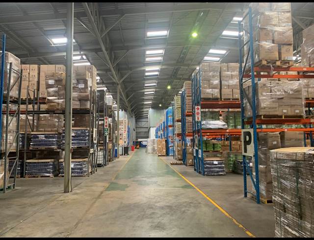 11,500M² WAREHOUSE TO LET IN HALFWAY HOUSE