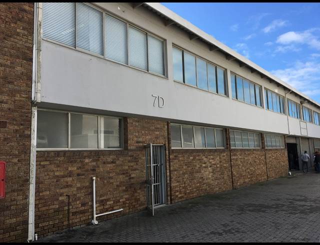 328M² FACTORY TO LET IN STIKLAND INDUSTRIAL