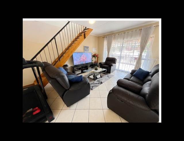 3 BEDROOM APARTMENT TO LET IN STONEHENGE