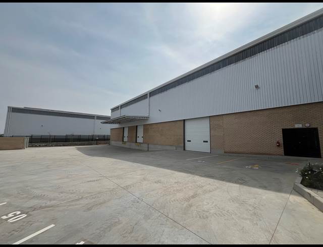 3,107M² WAREHOUSE TO LET IN AIRPORT PARK