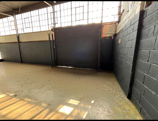 200M² WORKSHOP TO LET IN VULCANIA