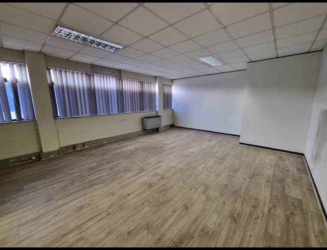 3,651M² OFFICE TO LET IN STEELEDALE