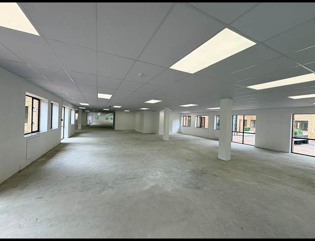 390M² OFFICE TO LET IN VORNA VALLEY