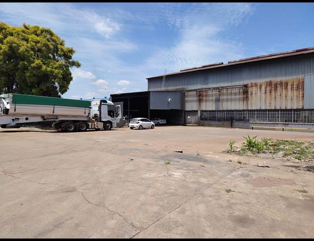 3,200M² WAREHOUSE TO LET IN GERMISTON SOUTH