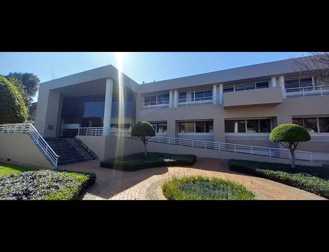 1,862M² OFFICE TO LET IN WOODMEAD