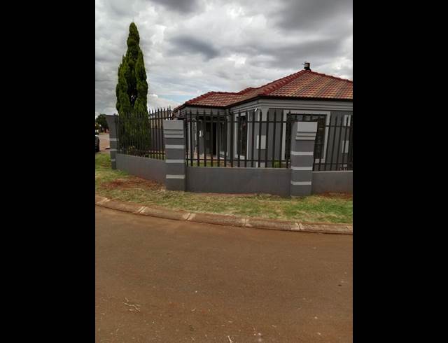 3 BEDROOM PROPERTY TO RENT IN DAWN PARK