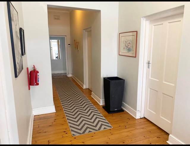 BUSINESS PROPERTY TO RENT IN MOWBRAY