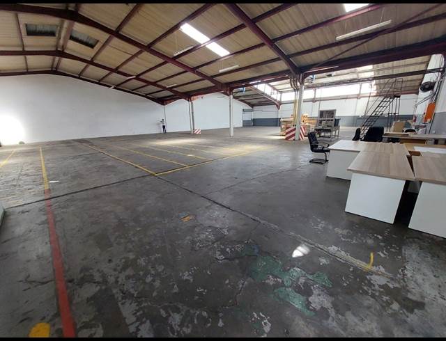 1,025M² WAREHOUSE TO LET IN ANDERBOLT