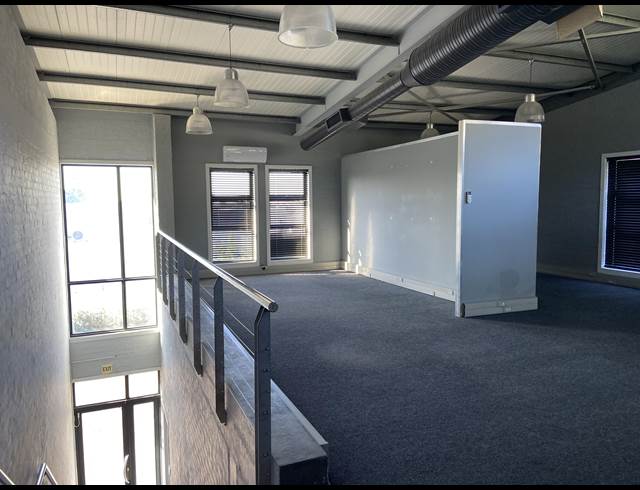 226M² WAREHOUSE TO LET IN WESTLAKE