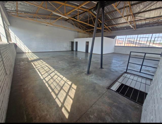 900M² WAREHOUSE TO LET IN BENROSE