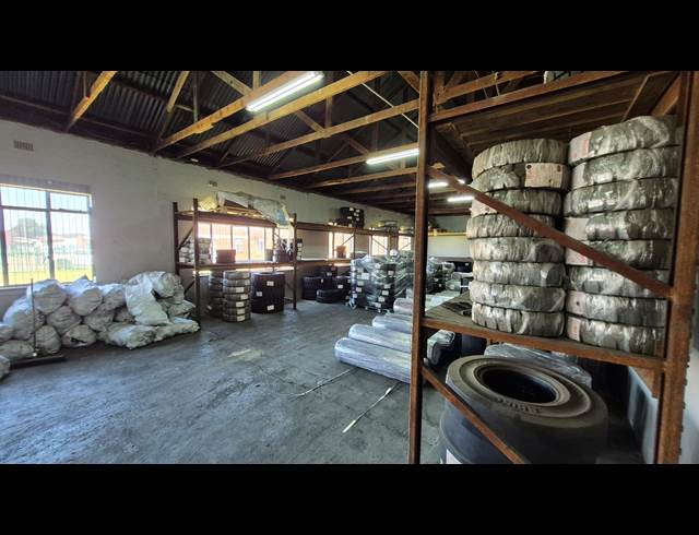 310M² FACTORY TO LET IN BOKSBURG EAST
