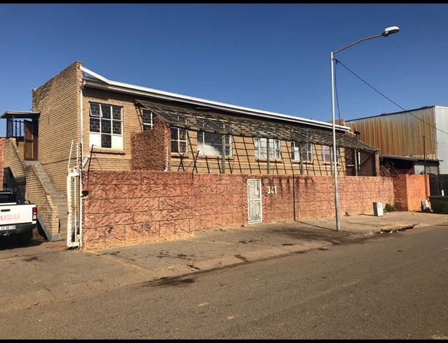 800M² WAREHOUSE TO LET IN DESPATCH