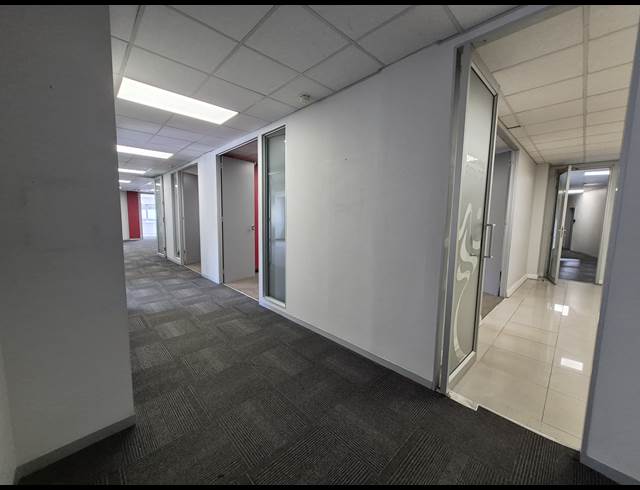 595M² OFFICE TO LET IN SANDTON CENTRAL