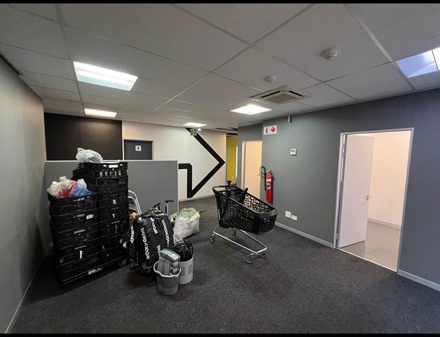 829.44M² OFFICE TO LET IN WESTVILLE
