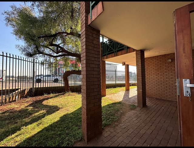 100.50M² OFFICE TO LET IN HIGHVELD BUSINESS PARK