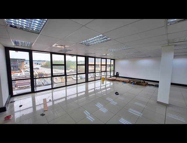 875M² WAREHOUSE TO LET IN NORTH RIDING