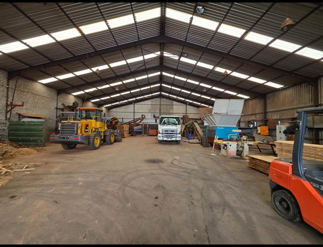 1,000M² WAREHOUSE TO LET IN SOMERSET WEST CENTRAL