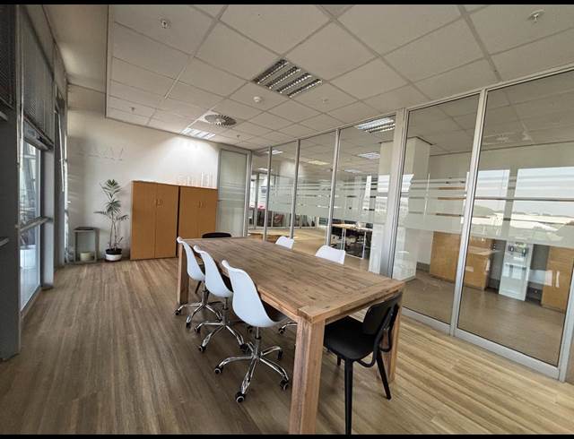 264M² OFFICE TO LET IN UMHLANGA RIDGE