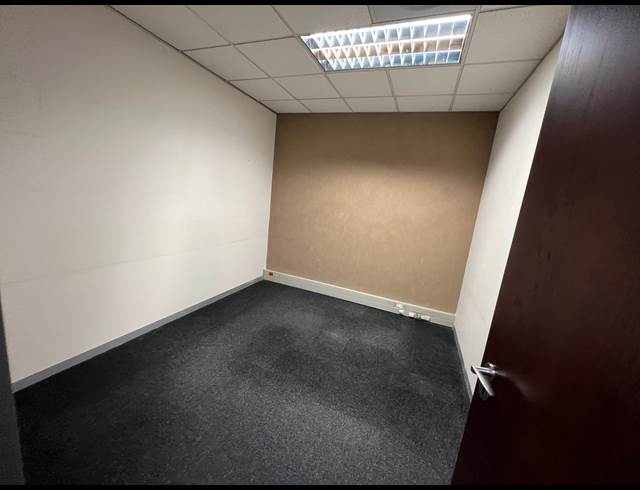 120M² OFFICE TO LET IN UMHLANGA RIDGE