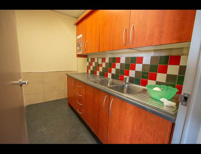 1,191M² OFFICE TO LET IN PARKTOWN