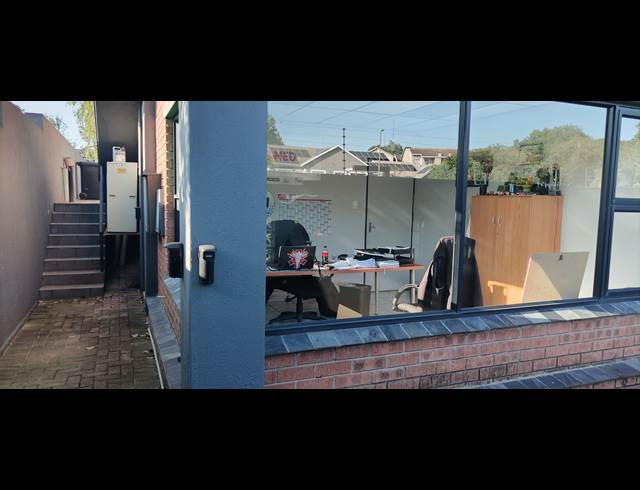 132M² OFFICE TO LET IN SONHEUWEL