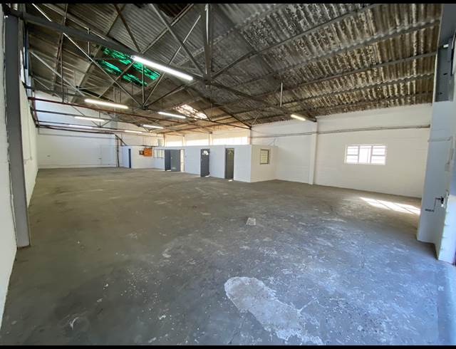 290M² WAREHOUSE TO LET IN EPPING INDUSTRIAL