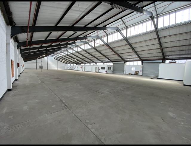 2,600M² WAREHOUSE TO LET IN EPPING INDUSTRIAL