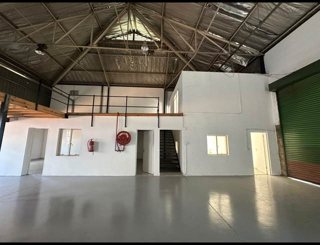 229M² WAREHOUSE TO LET IN HALFWAY HOUSE