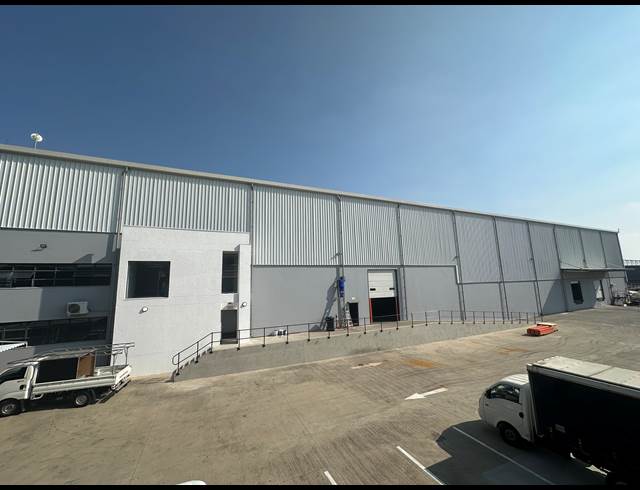 3,280M² WAREHOUSE TO LET IN LINBRO PARK
