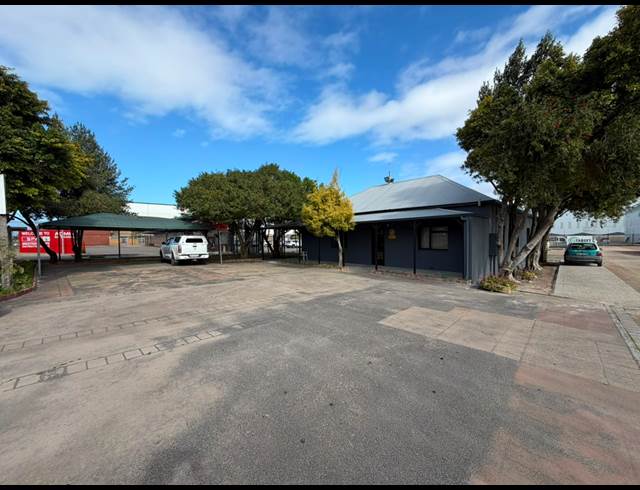 1,750M² OFFICE TO LET IN PHILIPPI
