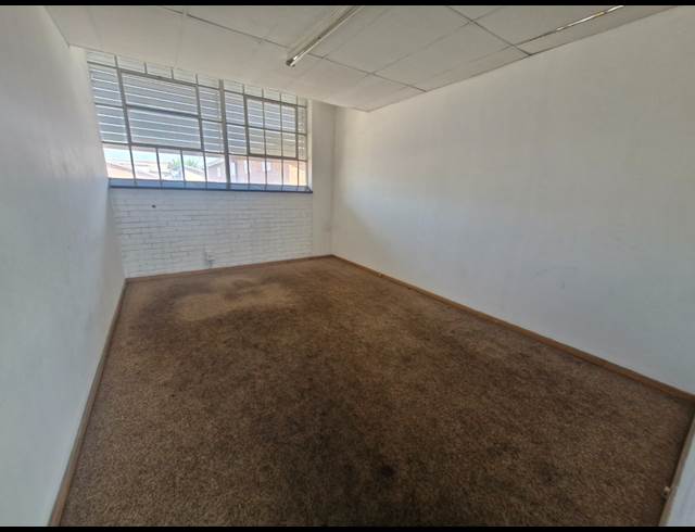 900M² WAREHOUSE TO LET IN BENROSE