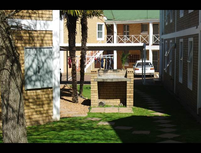 1 bed property to rent in LA COLLINE