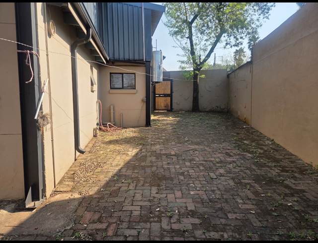 600M² WAREHOUSE TO LET IN PRIMROSE