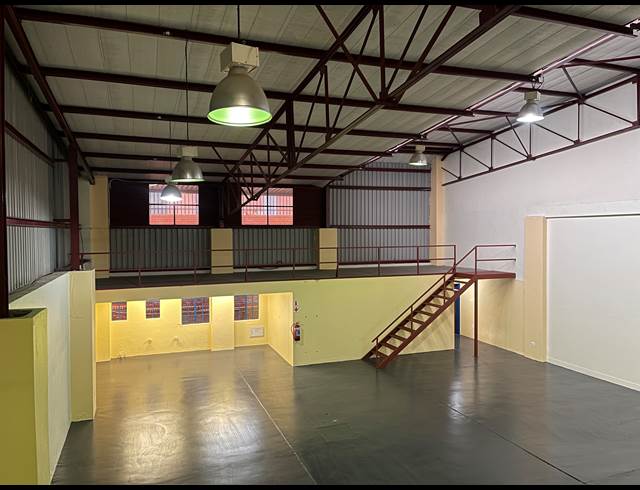 420M² WAREHOUSE TO LET IN RIVERSIDE INDUSTRIAL PARK