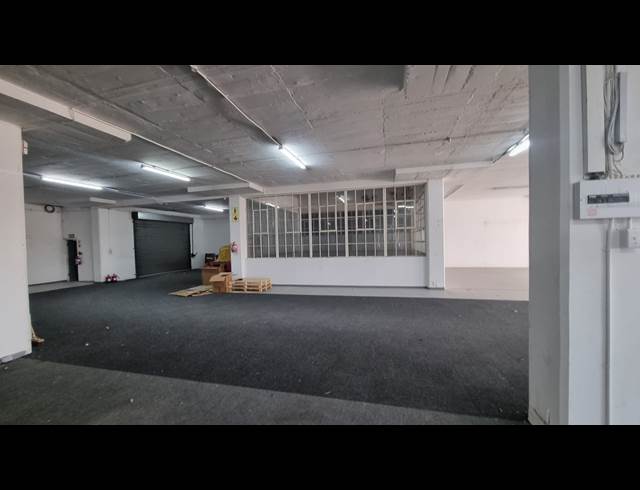 850M² WAREHOUSE TO LET IN SALT RIVER