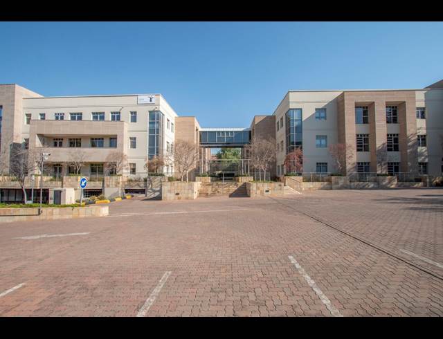 1,013M² OFFICE TO LET IN ILLOVO