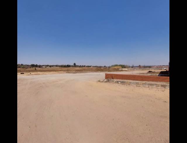 2,400M² WAREHOUSE TO LET IN FAIRLEADS