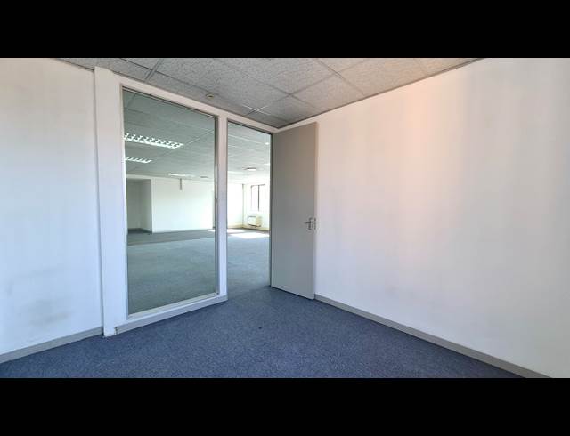379M² OFFICE TO LET IN MENLYN