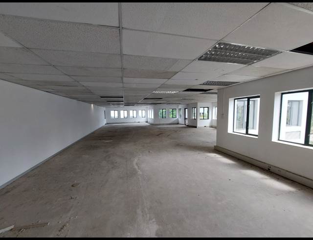 269M² OFFICE TO LET IN BRYANSTON